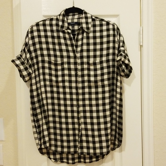 Madewell Tops - Madewell button down shirt Madewell Tops - Madewell button down shirt